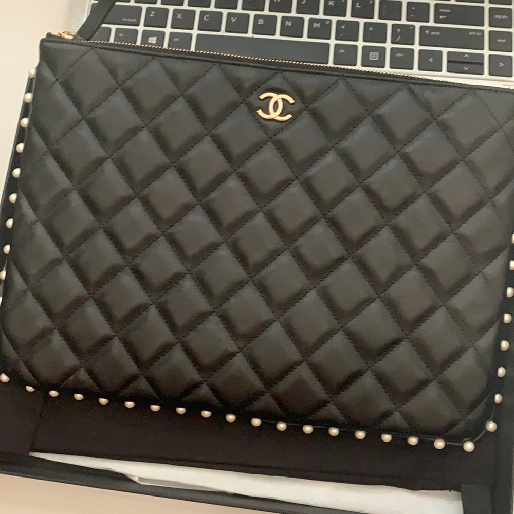 Chanel medium o case with pearl detail